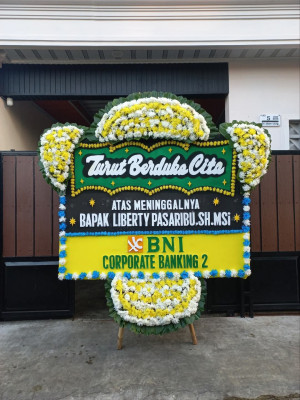Papan Bunga Duka di Ok Aom