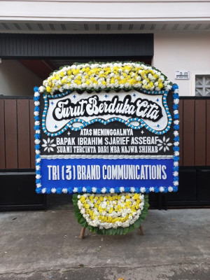 Papan Bunga Duka di Ok Aom